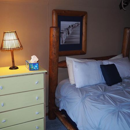 Bayside Cottage - Remodeled And Great Location! Frankfort Exterior photo